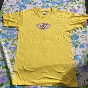 FLAWLESS YELLOW DIAMOND SHIRT! Size M.